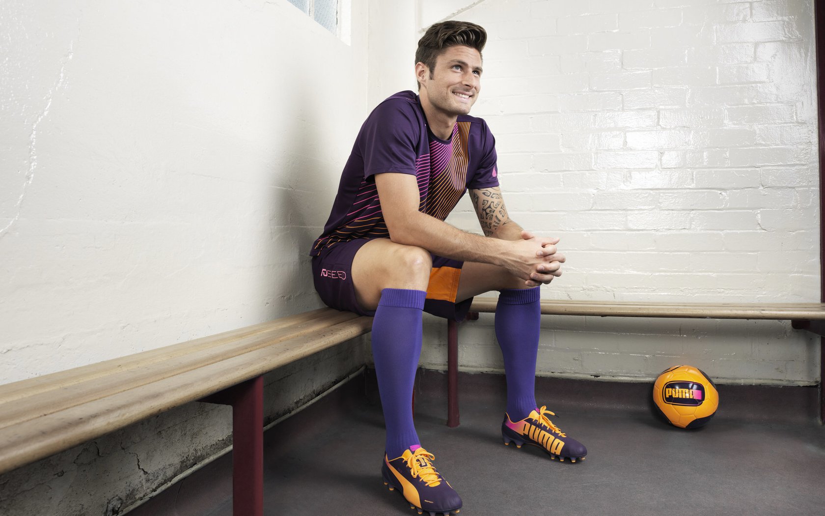 球队引入心理咨询师，重视球员心理健康管理，球员心态